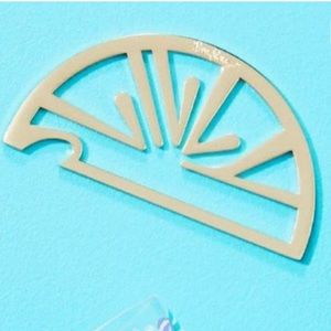 Bottle opener Lilly Pulitzer MAKE AN OFFER 💕